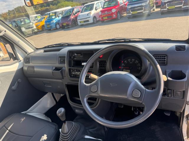 ４ＷＤ　エアコン　パワステ　５ＭＴ　ＭＡＣカスタム２トンカラー　新品ＬＥＤライト　シートカバー　ＥＴＣ　カスタム１４ＡＷ　オリジナルエンブレム　Ｆバンパー同色　車内オゾン除菌クリーニング