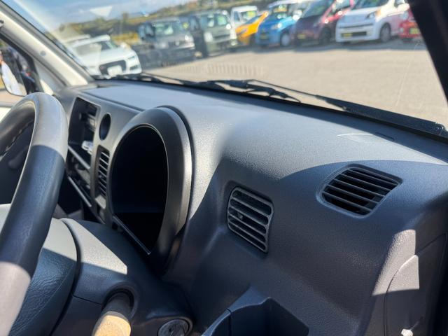 ４ＷＤ　エアコン　パワステ　５ＭＴ　ＭＡＣカスタム２トンカラー　新品ＬＥＤライト　シートカバー　ＥＴＣ　カスタム１４ＡＷ　オリジナルエンブレム　Ｆバンパー同色　車内オゾン除菌クリーニング