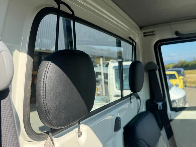 ４ＷＤ　エアコン　パワステ　５ＭＴ　ＭＡＣカスタム２トンカラー　新品ＬＥＤライト　シートカバー　ＥＴＣ　カスタム１４ＡＷ　オリジナルエンブレム　Ｆバンパー同色　車内オゾン除菌クリーニング