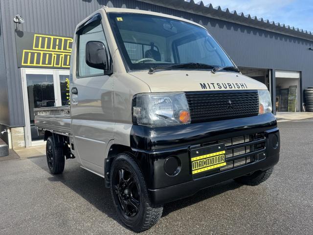 ミニキャブトラック Ｖタイプ　４ＷＤ　５ＭＴ　エアコン　パワステ　ＭＡＣカスタムプレミアム２トンカラー　社外１３ＡＷ　新品シートカバー　ＬＥＤヘッドライト　オリジナルエンブレム　車内オゾン除菌クリーニング（2枚目）