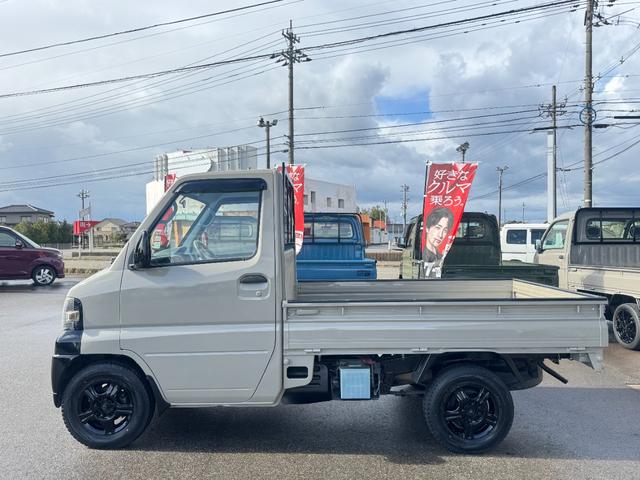 ミニキャブトラック Ｖタイプ　４ＷＤ　５ＭＴ　エアコン　パワステ　ＭＡＣカスタムプレミアム２トンカラー　社外１３ＡＷ　新品シートカバー　ＬＥＤヘッドライト　オリジナルエンブレム　車内オゾン除菌クリーニング（15枚目）