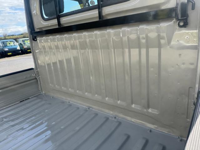 ミニキャブトラック Ｖタイプ　４ＷＤ　５ＭＴ　エアコン　パワステ　ＭＡＣカスタムプレミアム２トンカラー　社外１３ＡＷ　新品シートカバー　ＬＥＤヘッドライト　オリジナルエンブレム　車内オゾン除菌クリーニング（27枚目）