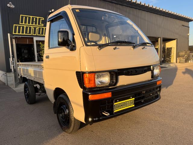 ハイゼットトラック 天晴 4WD HiLOW切替 5MT MACカスタム2トンカラー ベージュグレー バイザーミラー鉄チンブラック オリジナルエンブレム 車内抗菌オゾン除菌クリーニング(2枚目)