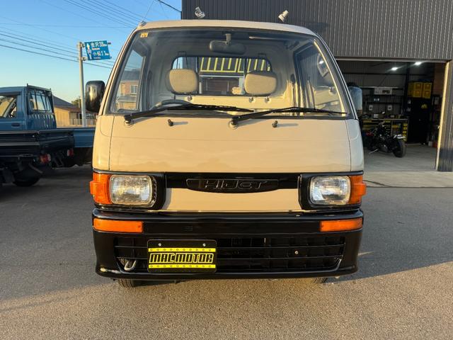 ハイゼットトラック 天晴 4WD HiLOW切替 5MT MACカスタム2トンカラー ベージュグレー バイザーミラー鉄チンブラック オリジナルエンブレム 車内抗菌オゾン除菌クリーニング(3枚目)