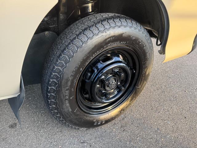 ハイゼットトラック 天晴 4WD HiLOW切替 5MT MACカスタム2トンカラー ベージュグレー バイザーミラー鉄チンブラック オリジナルエンブレム 車内抗菌オゾン除菌クリーニング(27枚目)