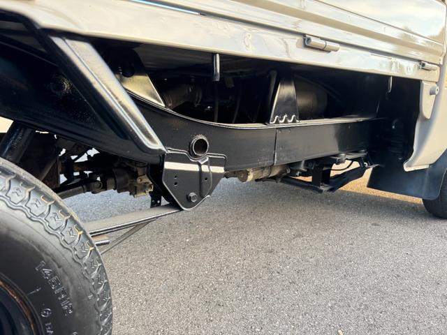 ハイゼットトラック 天晴 4WD HiLOW切替 5MT MACカスタム2トンカラー ベージュグレー バイザーミラー鉄チンブラック オリジナルエンブレム 車内抗菌オゾン除菌クリーニング(32枚目)
