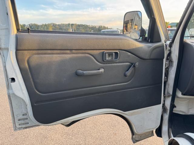 ハイゼットトラック 天晴 4WD HiLOW切替 5MT MACカスタム2トンカラー ベージュグレー バイザーミラー鉄チンブラック オリジナルエンブレム 車内抗菌オゾン除菌クリーニング(46枚目)