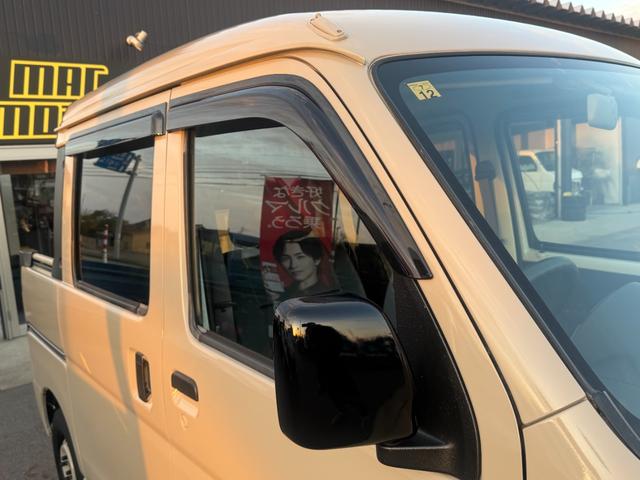 ハイゼットカーゴ デッキバン　４ＷＤ　オートマ　パワステ　ＭＡＣカスタム２トンカラー　アトレーフェイス加工　新品Ｈ／ＬポジションＬＥＤライト　ワンセグＮＡＶＩＢｌｕｅｔｏｏｔｈ　パーツラプター塗装　新シートカバー　バイザー　マット（16枚目）