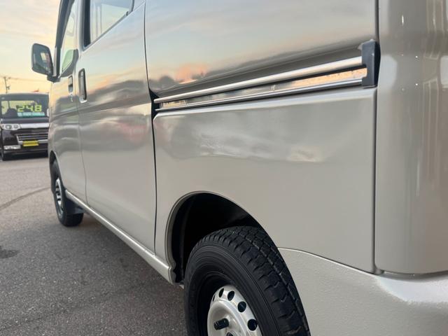 ハイゼットカーゴ デッキバン　４ＷＤ　オートマ　パワステ　ＭＡＣカスタム２トンカラー　アトレーフェイス加工　新品Ｈ／ＬポジションＬＥＤライト　ワンセグＮＡＶＩＢｌｕｅｔｏｏｔｈ　パーツラプター塗装　新シートカバー　バイザー　マット（21枚目）