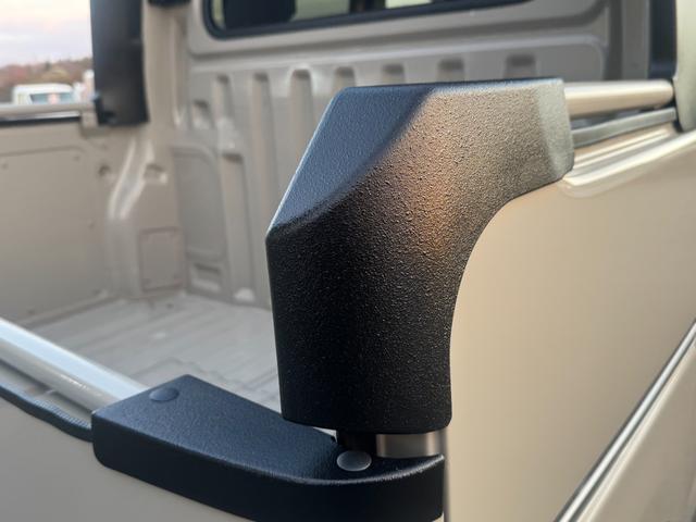 ハイゼットカーゴ デッキバン　４ＷＤ　オートマ　パワステ　ＭＡＣカスタム２トンカラー　アトレーフェイス加工　新品Ｈ／ＬポジションＬＥＤライト　ワンセグＮＡＶＩＢｌｕｅｔｏｏｔｈ　パーツラプター塗装　新シートカバー　バイザー　マット（27枚目）