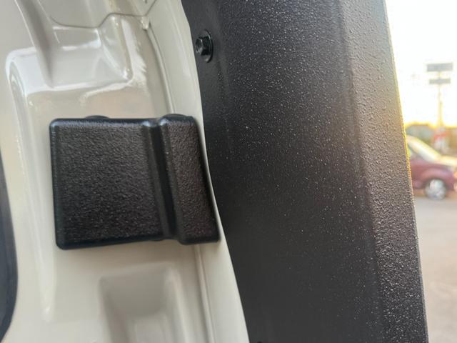 ハイゼットカーゴ デッキバン　４ＷＤ　オートマ　パワステ　ＭＡＣカスタム２トンカラー　アトレーフェイス加工　新品Ｈ／ＬポジションＬＥＤライト　ワンセグＮＡＶＩＢｌｕｅｔｏｏｔｈ　パーツラプター塗装　新シートカバー　バイザー　マット（28枚目）