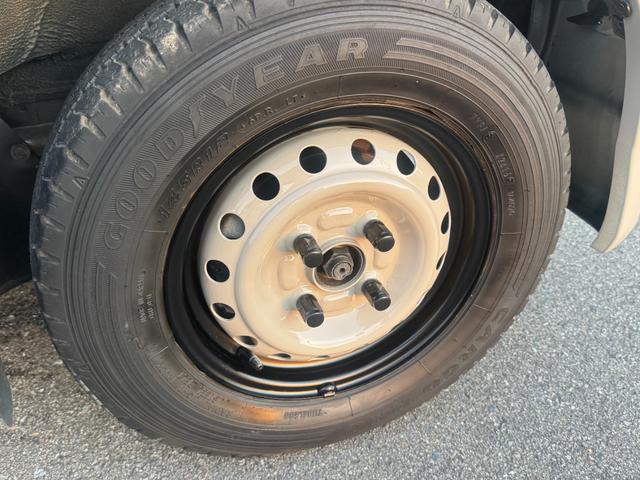 ハイゼットカーゴ デッキバン　４ＷＤ　オートマ　パワステ　ＭＡＣカスタム２トンカラー　アトレーフェイス加工　新品Ｈ／ＬポジションＬＥＤライト　ワンセグＮＡＶＩＢｌｕｅｔｏｏｔｈ　パーツラプター塗装　新シートカバー　バイザー　マット（31枚目）