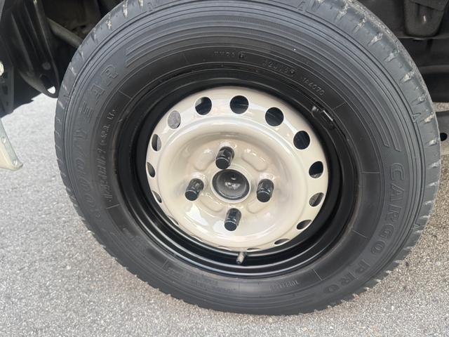 ハイゼットカーゴ デッキバン　４ＷＤ　オートマ　パワステ　ＭＡＣカスタム２トンカラー　アトレーフェイス加工　新品Ｈ／ＬポジションＬＥＤライト　ワンセグＮＡＶＩＢｌｕｅｔｏｏｔｈ　パーツラプター塗装　新シートカバー　バイザー　マット（32枚目）