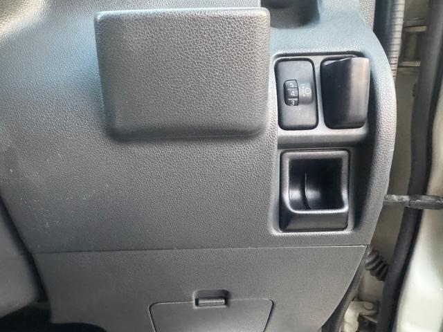 ハイゼットカーゴ デッキバン　４ＷＤ　オートマ　パワステ　ＭＡＣカスタム２トンカラー　アトレーフェイス加工　新品Ｈ／ＬポジションＬＥＤライト　ワンセグＮＡＶＩＢｌｕｅｔｏｏｔｈ　パーツラプター塗装　新シートカバー　バイザー　マット（40枚目）