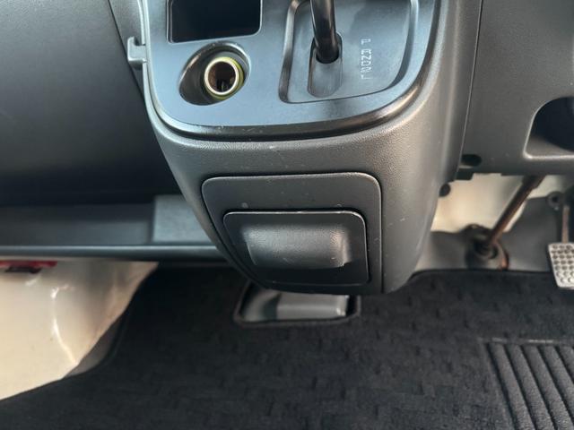 ハイゼットカーゴ デッキバン　４ＷＤ　オートマ　パワステ　ＭＡＣカスタム２トンカラー　アトレーフェイス加工　新品Ｈ／ＬポジションＬＥＤライト　ワンセグＮＡＶＩＢｌｕｅｔｏｏｔｈ　パーツラプター塗装　新シートカバー　バイザー　マット（44枚目）