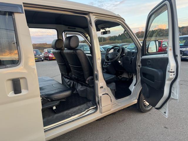 ハイゼットカーゴ デッキバン　４ＷＤ　オートマ　パワステ　ＭＡＣカスタム２トンカラー　アトレーフェイス加工　新品Ｈ／ＬポジションＬＥＤライト　ワンセグＮＡＶＩＢｌｕｅｔｏｏｔｈ　パーツラプター塗装　新シートカバー　バイザー　マット（56枚目）