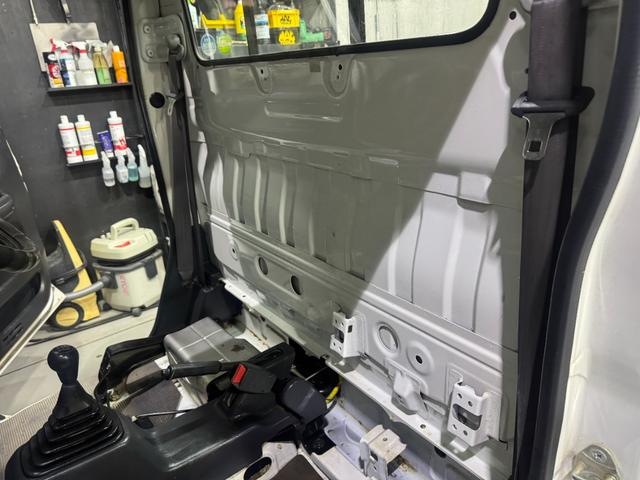 アクティトラック SDX 4WD エアコン パワステ 5MT MACカスタム2トンカラー ホビオスタイル 新品LEDライト F/バンパーチップ塗装 オリジナルエンブレム 車内抗菌オゾン除菌クリーニング(38枚目)