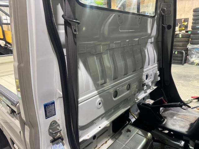 アクティトラック SDX 4WD エアコン パワステ 5MT MACカスタム2トンカラー ホビオスタイル 新品LEDライト F/バンパーチップ塗装 オリジナルエンブレム 車内抗菌オゾン除菌クリーニング(42枚目)