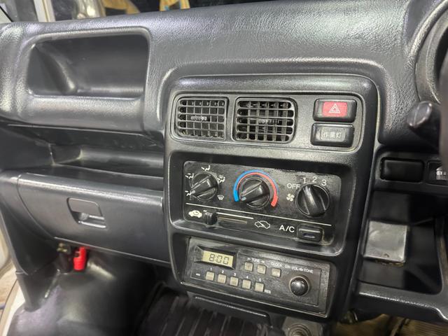 アクティトラック SDX 4WD エアコン パワステ 5MT MACカスタム2トンカラー ホビオスタイル 新品LEDライト F/バンパーチップ塗装 オリジナルエンブレム 車内抗菌オゾン除菌クリーニング(48枚目)