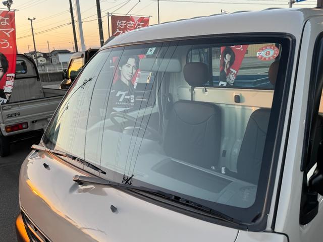 ハイゼットトラック スペシャル　４ＷＤ　エアコン　パワステ　５ＭＴ　ＭＡＣカスタム２トンカラー　１３ＡＷスタットレス　新品ＬＥＤライト　シートカバー　オリジナルエンブレム　Ｆバンパーチップ塗装　車内オゾン除菌クリーニング（8枚目）