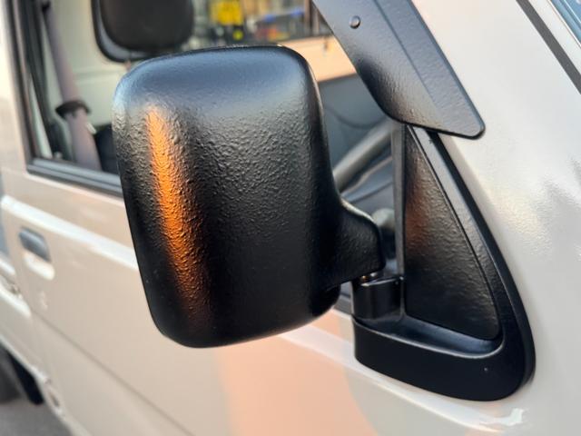 ハイゼットトラック スペシャル　４ＷＤ　エアコン　パワステ　５ＭＴ　ＭＡＣカスタム２トンカラー　１３ＡＷスタットレス　新品ＬＥＤライト　シートカバー　オリジナルエンブレム　Ｆバンパーチップ塗装　車内オゾン除菌クリーニング（16枚目）