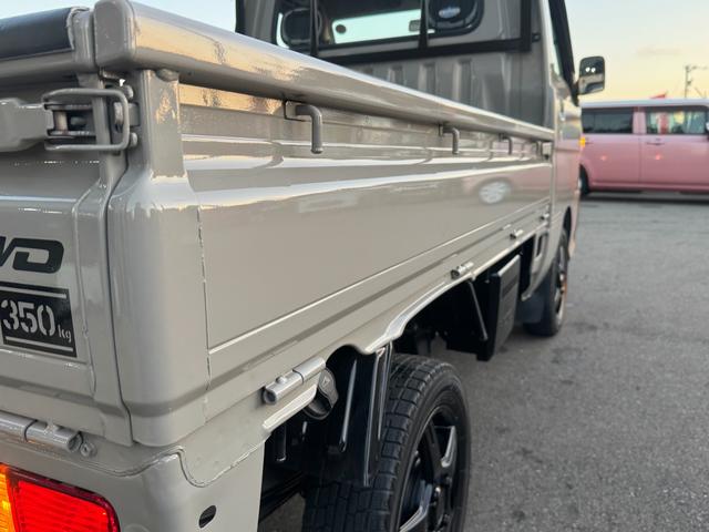 ハイゼットトラック スペシャル　４ＷＤ　エアコン　パワステ　５ＭＴ　ＭＡＣカスタム２トンカラー　１３ＡＷスタットレス　新品ＬＥＤライト　シートカバー　オリジナルエンブレム　Ｆバンパーチップ塗装　車内オゾン除菌クリーニング（27枚目）