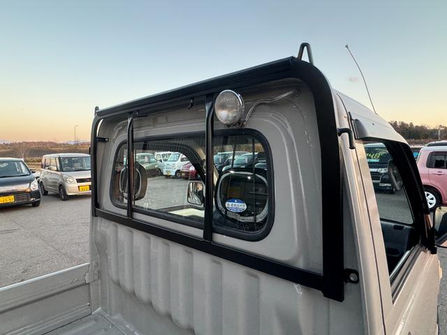 ハイゼットトラック スペシャル　４ＷＤ　エアコン　パワステ　５ＭＴ　ＭＡＣカスタム２トンカラー　１３ＡＷスタットレス　新品ＬＥＤライト　シートカバー　オリジナルエンブレム　Ｆバンパーチップ塗装　車内オゾン除菌クリーニング（29枚目）