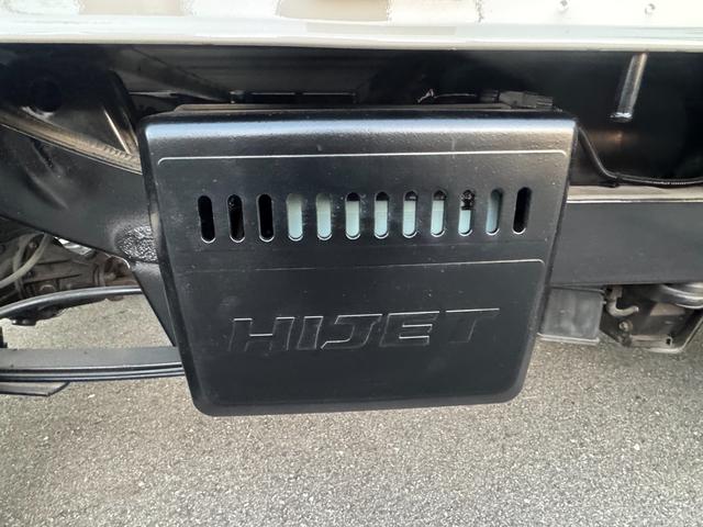 ハイゼットトラック スペシャル　４ＷＤ　エアコン　パワステ　５ＭＴ　ＭＡＣカスタム２トンカラー　１３ＡＷスタットレス　新品ＬＥＤライト　シートカバー　オリジナルエンブレム　Ｆバンパーチップ塗装　車内オゾン除菌クリーニング（34枚目）