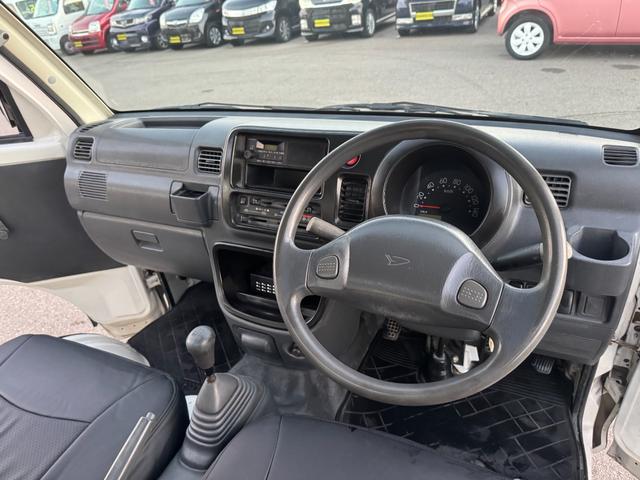 ハイゼットトラック スペシャル　４ＷＤ　エアコン　パワステ　５ＭＴ　ＭＡＣカスタム２トンカラー　１３ＡＷスタットレス　新品ＬＥＤライト　シートカバー　オリジナルエンブレム　Ｆバンパーチップ塗装　車内オゾン除菌クリーニング（42枚目）