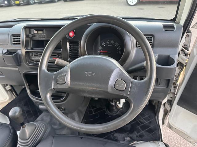ハイゼットトラック スペシャル　４ＷＤ　エアコン　パワステ　５ＭＴ　ＭＡＣカスタム２トンカラー　１３ＡＷスタットレス　新品ＬＥＤライト　シートカバー　オリジナルエンブレム　Ｆバンパーチップ塗装　車内オゾン除菌クリーニング（43枚目）