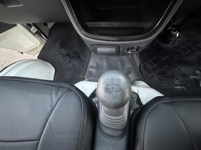 ハイゼットトラック スペシャル　４ＷＤ　エアコン　パワステ　５ＭＴ　ＭＡＣカスタム２トンカラー　１３ＡＷスタットレス　新品ＬＥＤライト　シートカバー　オリジナルエンブレム　Ｆバンパーチップ塗装　車内オゾン除菌クリーニング（50枚目）