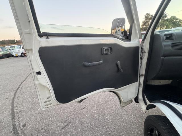 ハイゼットトラック スペシャル　４ＷＤ　エアコン　パワステ　５ＭＴ　ＭＡＣカスタム２トンカラー　１３ＡＷスタットレス　新品ＬＥＤライト　シートカバー　オリジナルエンブレム　Ｆバンパーチップ塗装　車内オゾン除菌クリーニング（57枚目）