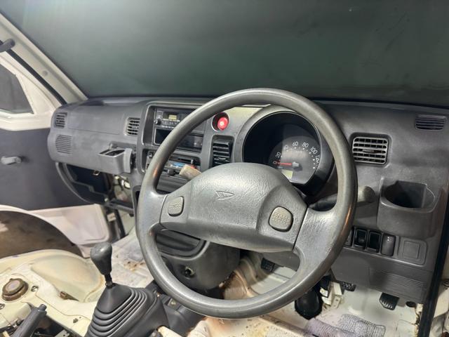 ハイゼットトラック スペシャル　４ＷＤ　エアコン　パワステ　５ＭＴ　ＭＡＣカスタム２トンカラー　１３ＡＷスタットレス　新品ＬＥＤライト　シートカバー　オリジナルエンブレム　Ｆバンパーチップ塗装　車内オゾン除菌クリーニング（63枚目）