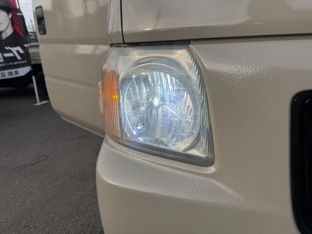 アクティトラック 　４ＷＤ　エアコン　パワステ　５ＭＴ　ＭＡＣカスタム２トンカラー　ホビオスタイル　カスタム１３ＡＷ　新品シートカバー　ＬＥＤライト　Ｆ／バンパーチップ塗装　オリジナルエンブレム　車内抗菌除菌クリーニング（58枚目）