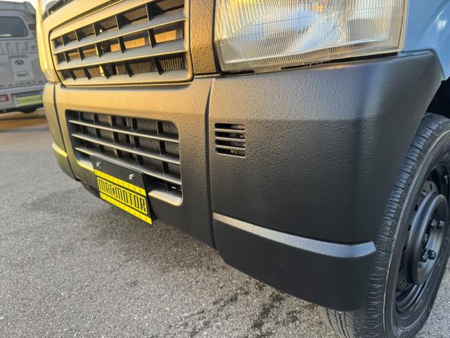 キャリイトラック KC 4WD 5MT エアコン パワステ MACカスタム2トンカラオリジナルエンブレム Fバンパーチップ塗装 カスタム鉄チン2セット夏タイヤスタットレス付き 車内オゾンクリーニング(5枚目)