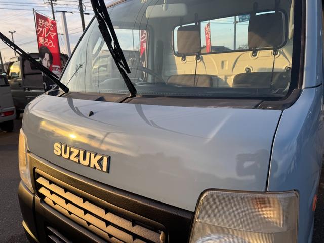 キャリイトラック KC 4WD 5MT エアコン パワステ MACカスタム2トンカラオリジナルエンブレム Fバンパーチップ塗装 カスタム鉄チン2セット夏タイヤスタットレス付き 車内オゾンクリーニング(7枚目)