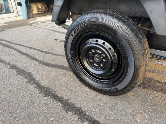 キャリイトラック KC 4WD 5MT エアコン パワステ MACカスタム2トンカラオリジナルエンブレム Fバンパーチップ塗装 カスタム鉄チン2セット夏タイヤスタットレス付き 車内オゾンクリーニング(28枚目)