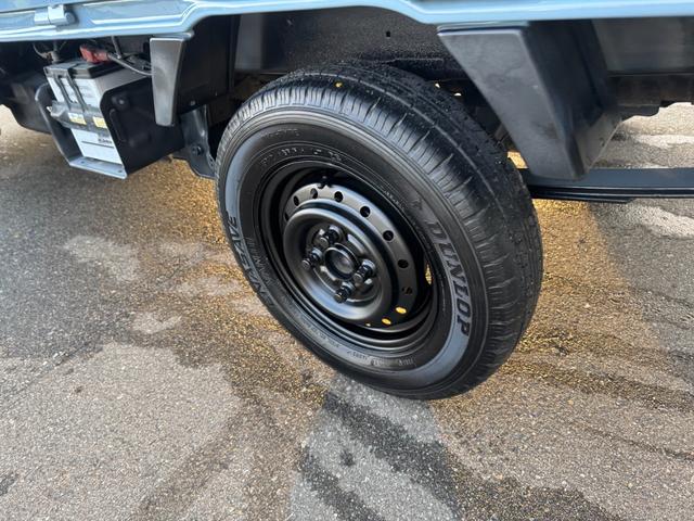 キャリイトラック KC 4WD 5MT エアコン パワステ MACカスタム2トンカラオリジナルエンブレム Fバンパーチップ塗装 カスタム鉄チン2セット夏タイヤスタットレス付き 車内オゾンクリーニング(29枚目)