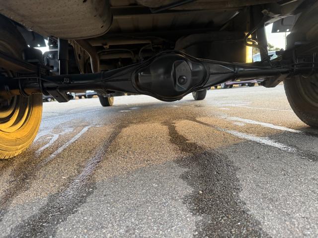 キャリイトラック KC 4WD 5MT エアコン パワステ MACカスタム2トンカラオリジナルエンブレム Fバンパーチップ塗装 カスタム鉄チン2セット夏タイヤスタットレス付き 車内オゾンクリーニング(32枚目)