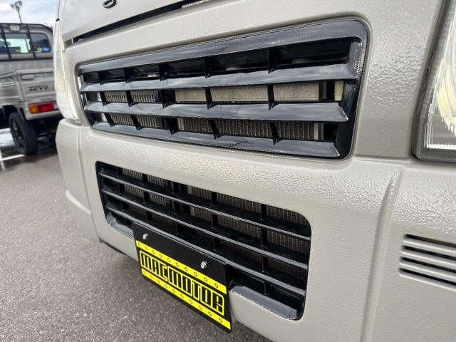 キャリイトラック KC 4WD 5MTエアコン パワステ MACカスタムペイント オーディオパック装備 Bluetooth 13AW 新品LEDライト シートカバー オリジナルエンブレム Fバンパーチップ塗装 グリル塗分け(6枚目)