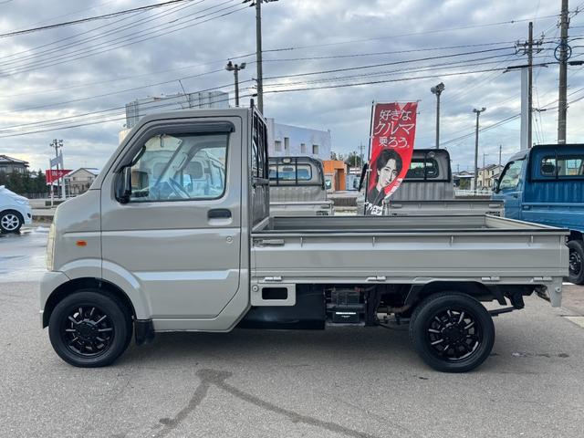 キャリイトラック KC 4WD 5MTエアコン パワステ MACカスタムペイント オーディオパック装備 Bluetooth 13AW 新品LEDライト シートカバー オリジナルエンブレム Fバンパーチップ塗装 グリル塗分け(16枚目)