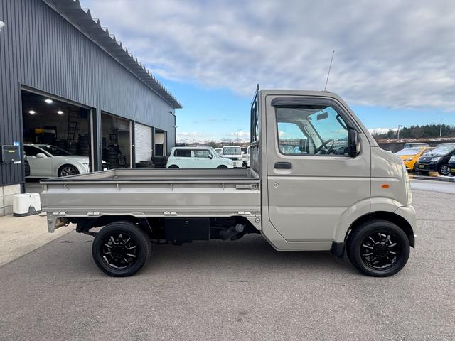 キャリイトラック KC 4WD 5MTエアコン パワステ MACカスタムペイント オーディオパック装備 Bluetooth 13AW 新品LEDライト シートカバー オリジナルエンブレム Fバンパーチップ塗装 グリル塗分け(24枚目)