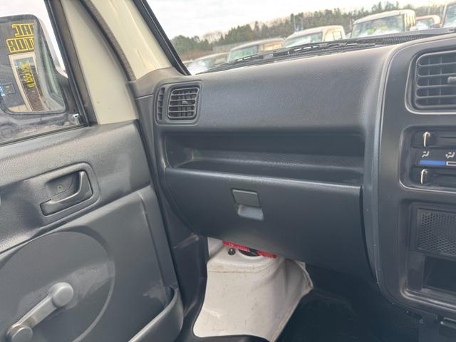 キャリイトラック KC 4WD 5MTエアコン パワステ MACカスタムペイント オーディオパック装備 Bluetooth 13AW 新品LEDライト シートカバー オリジナルエンブレム Fバンパーチップ塗装 グリル塗分け(36枚目)