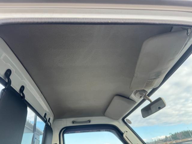 キャリイトラック KC 4WD 5MTエアコン パワステ MACカスタムペイント オーディオパック装備 Bluetooth 13AW 新品LEDライト シートカバー オリジナルエンブレム Fバンパーチップ塗装 グリル塗分け(41枚目)