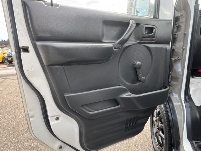 キャリイトラック KC 4WD 5MTエアコン パワステ MACカスタムペイント オーディオパック装備 Bluetooth 13AW 新品LEDライト シートカバー オリジナルエンブレム Fバンパーチップ塗装 グリル塗分け(42枚目)