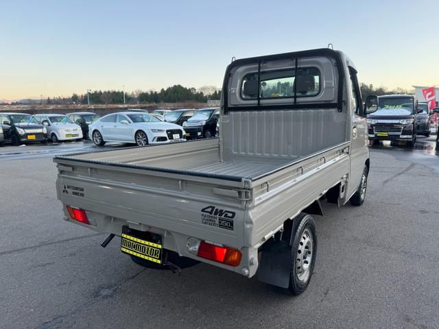 ミニキャブトラック 　４ＷＤ　エアコン　パワステ　５ＭＴ　ＭＡＣカスタム２トンカラー　新品ＬＥＤライト　カスタム鉄チン　カスタムグリル　Ｆバンパーチップ塗装　オリジナルマットカッティング　　車内オゾン除菌クリーニング（22枚目）