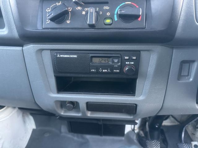 ミニキャブトラック 　４ＷＤ　エアコン　パワステ　５ＭＴ　ＭＡＣカスタム２トンカラー　新品ＬＥＤライト　カスタム鉄チン　カスタムグリル　Ｆバンパーチップ塗装　オリジナルマットカッティング　　車内オゾン除菌クリーニング（43枚目）