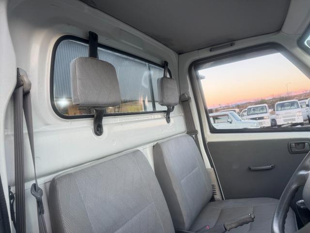 ミニキャブトラック 　４ＷＤ　エアコン　パワステ　５ＭＴ　ＭＡＣカスタム２トンカラー　新品ＬＥＤライト　カスタム鉄チン　カスタムグリル　Ｆバンパーチップ塗装　オリジナルマットカッティング　　車内オゾン除菌クリーニング（49枚目）