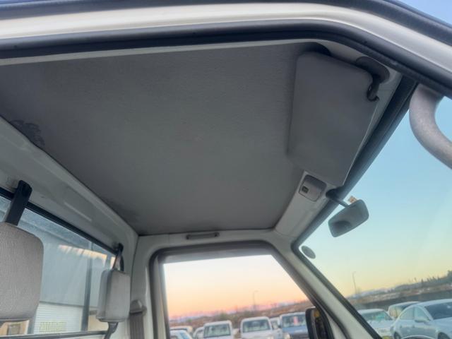 ミニキャブトラック 　４ＷＤ　エアコン　パワステ　５ＭＴ　ＭＡＣカスタム２トンカラー　新品ＬＥＤライト　カスタム鉄チン　カスタムグリル　Ｆバンパーチップ塗装　オリジナルマットカッティング　　車内オゾン除菌クリーニング（50枚目）