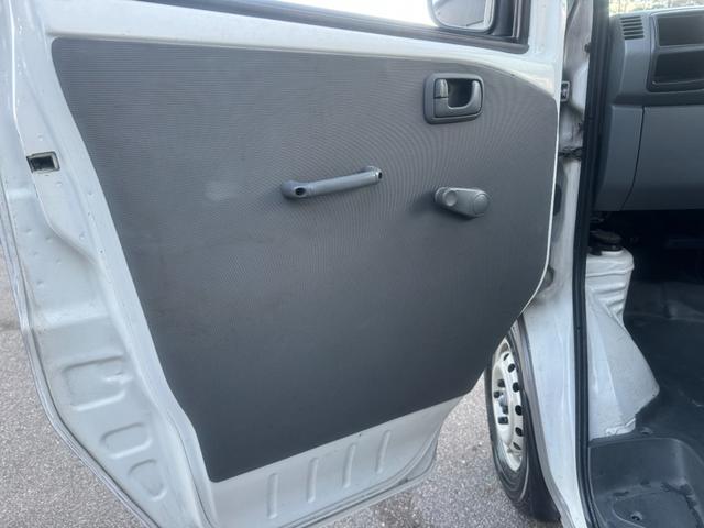 ミニキャブトラック 　４ＷＤ　エアコン　パワステ　５ＭＴ　ＭＡＣカスタム２トンカラー　新品ＬＥＤライト　カスタム鉄チン　カスタムグリル　Ｆバンパーチップ塗装　オリジナルマットカッティング　　車内オゾン除菌クリーニング（52枚目）